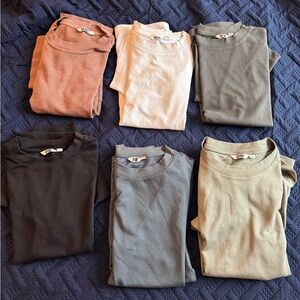 Bundle of Six Uniqlo U AIRism T-Shirts - Size Small